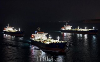快讯：3艘油轮夜闯霍尔木兹海峡 2艘紧急折返 1艘顺利通过